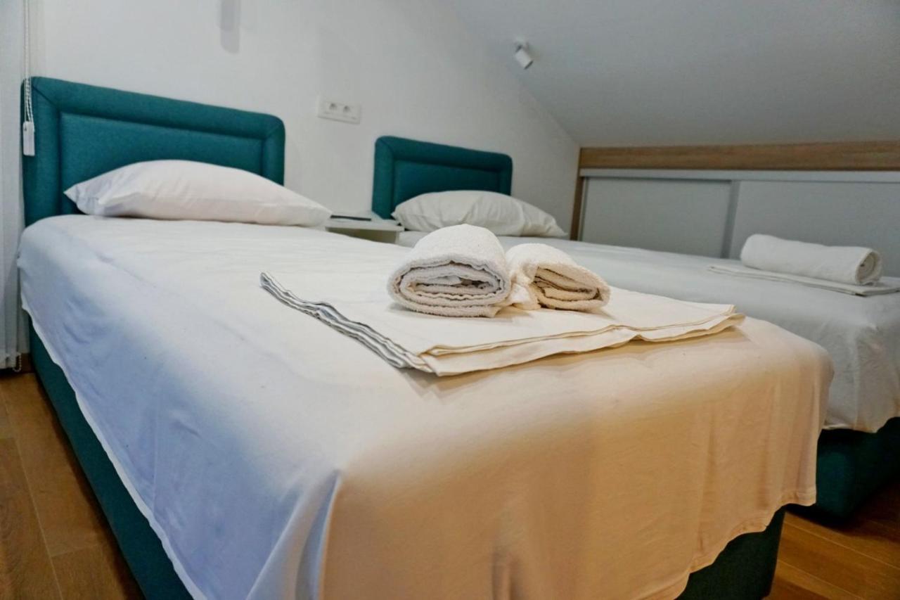 Apartmani M&E Bjelila Exteriör bild