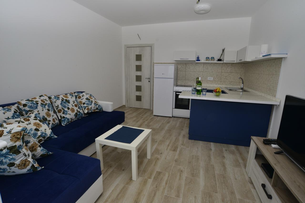 Apartmani M&E Bjelila Exteriör bild
