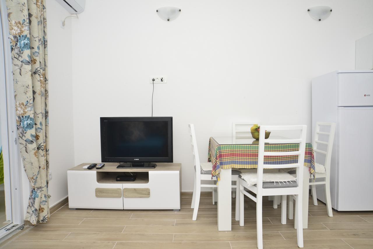 Apartmani M&E Bjelila Exteriör bild